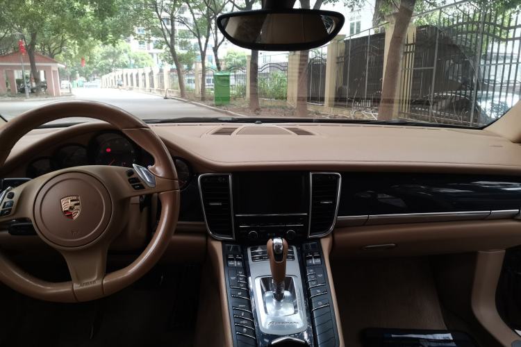 Used Porsche Panamera 2014 Panamera 3.0T Center Console