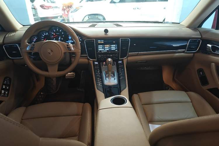Used Porsche Panamera 2014 Panamera 4 3.0T Center Console