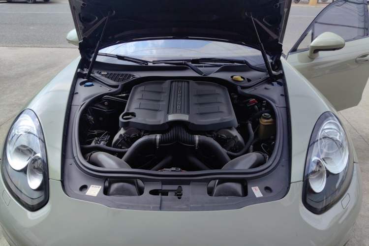 Used Porsche Panamera 2014 Panamera 3.0T Engine Bay
