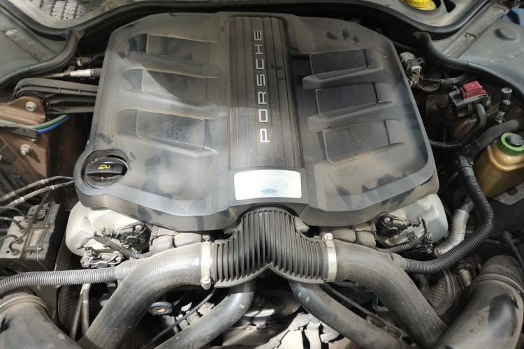 Used Porsche Panamera 2014 Panamera 3.0T Engine Bay
