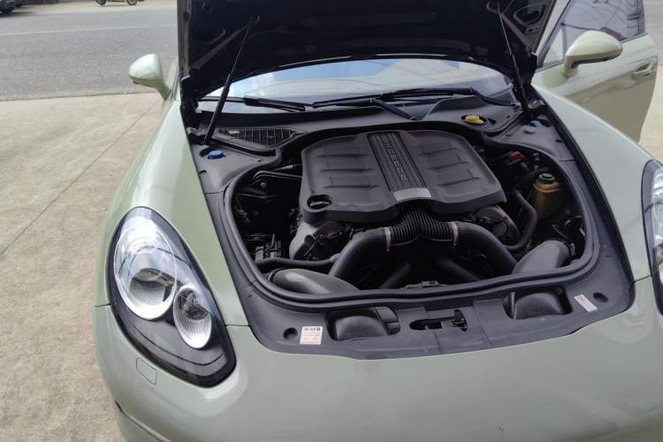Used Porsche Panamera 2014 Panamera 3.0T Engine Bay Right