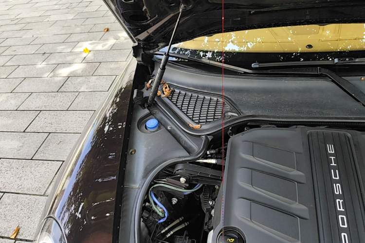 Used Porsche Panamera 2014 Panamera 3.0T Engine Bay Right