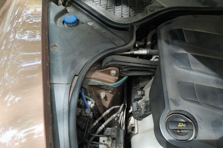 Used Porsche Panamera 2014 Panamera 3.0T Engine Bay Right