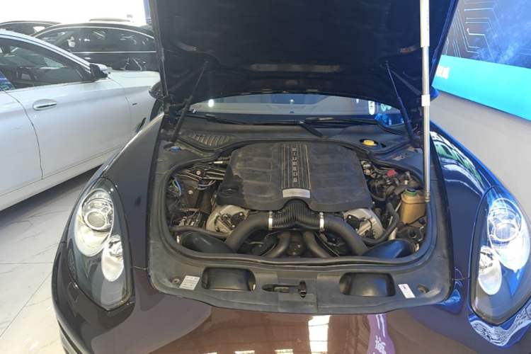 Used Porsche Panamera 2014 Panamera 4 3.0T Engine Bay Right