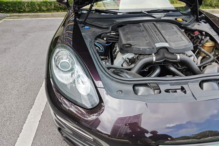 Used Porsche Panamera 2014 Panamera 3.0T Engine Bay Right