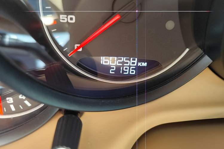 Used Porsche Panamera 2014 Panamera 3.0T Odometer Close Up