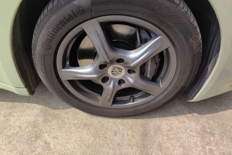 Used Porsche Panamera 2014 Panamera 3.0T Right Front Wheel Hub