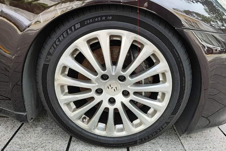 Used Porsche Panamera 2014 Panamera 3.0T Right Front Wheel Hub