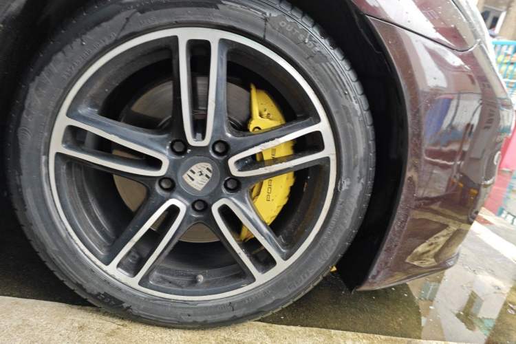 Used Porsche Panamera 2014 Panamera 4 3.0T Right Front Wheel Hub
