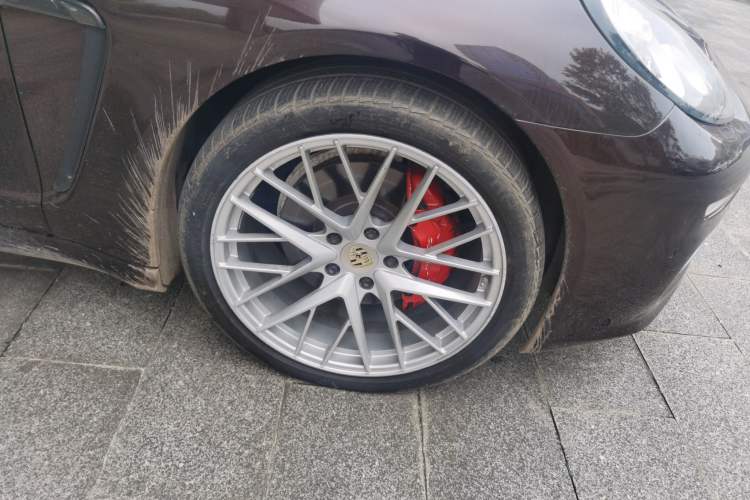 Used Porsche Panamera 2014 Panamera 4 3.0T Right Front Wheel Hub