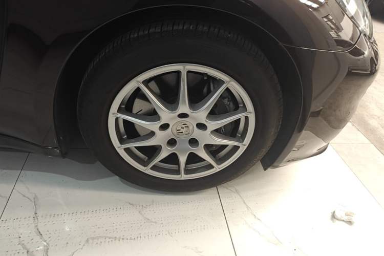 Used Porsche Panamera 2014 Panamera 4 3.0T Right Front Wheel Hub