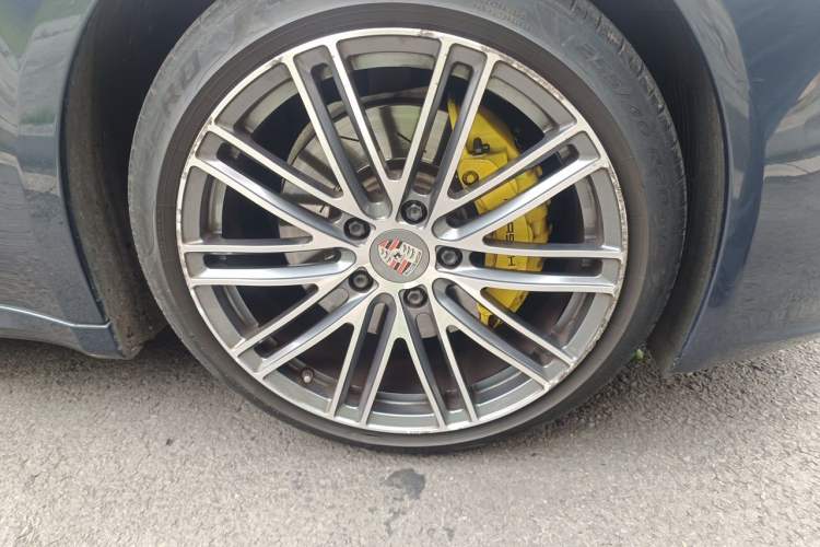 Used Porsche Panamera 2014 Panamera 3.0T Right Front Wheel Hub