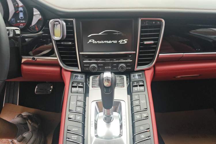Used Porsche Panamera 2014 Panamera 4S Executive 3.0T Audio And AC Panel