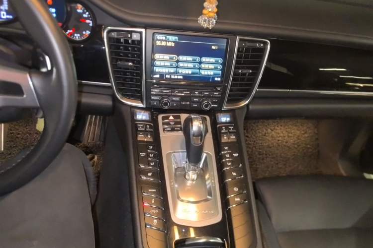 Used Porsche Panamera 2014 Panamera 4 3.0T Audio And AC Panel
