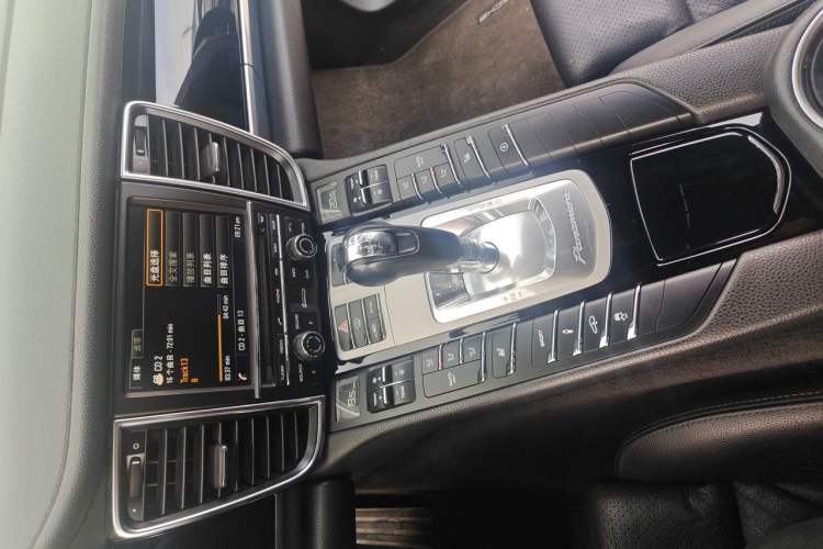 Used Porsche Panamera 2014 Panamera 3.0T Audio And AC Panel