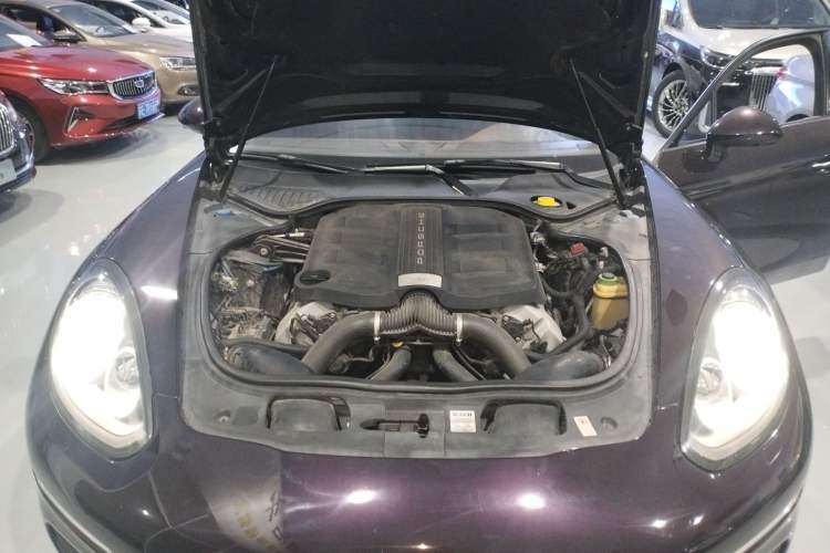 Used Porsche Panamera 2014 Panamera 3.0T Engine Bay