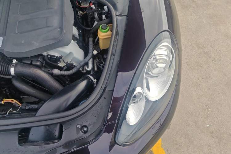 Used Porsche Panamera 2014 Panamera 3.0T Engine Bay Left