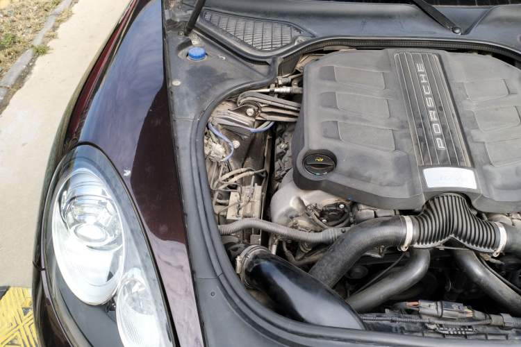 Used Porsche Panamera 2014 Panamera 3.0T Engine Bay Right