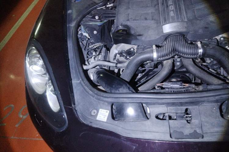 Used Porsche Panamera 2014 Panamera 3.0T Engine Bay Right