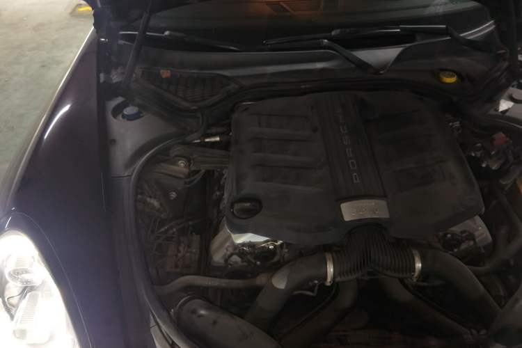 Used Porsche Panamera 2014 Panamera 3.0T Engine Bay Right