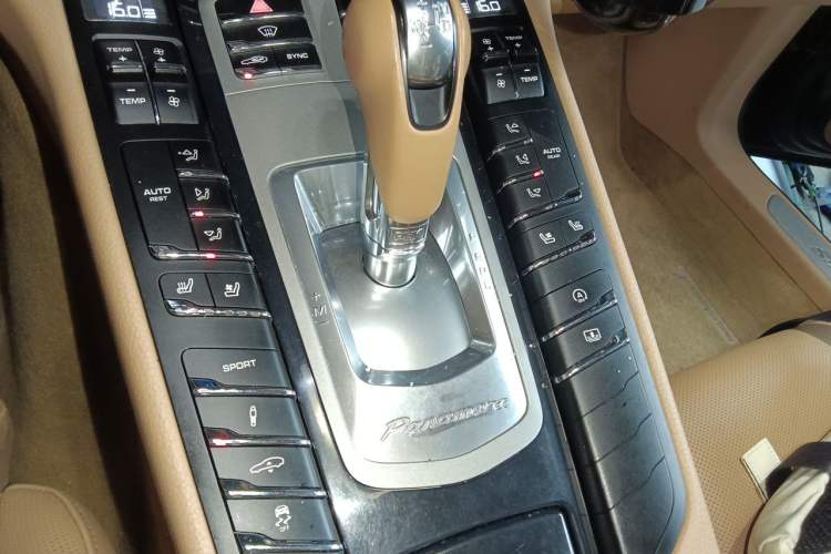 Used Porsche Panamera 2014 Panamera 4S Executive 3.0T Gear Lever