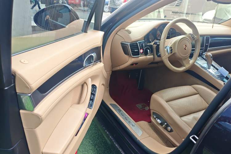 Used Porsche Panamera 2014 Panamera 4 Executive 3.0T Interior 3