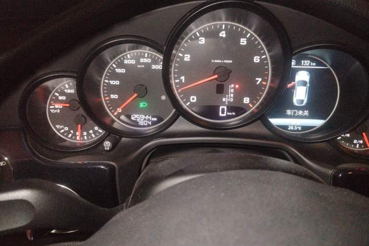 Used Porsche Panamera 2014 Panamera 3.0T Odometer Close Up