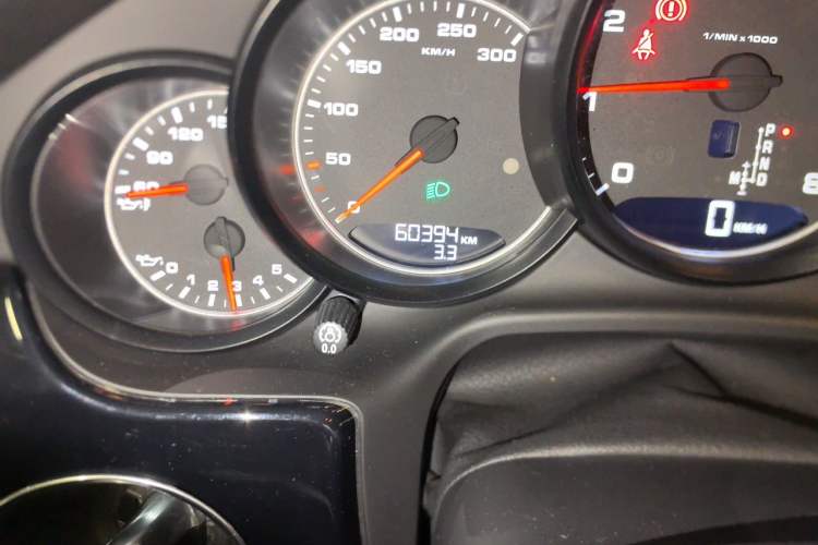 Used Porsche Panamera 2014 Panamera 4 3.0T Odometer Close Up