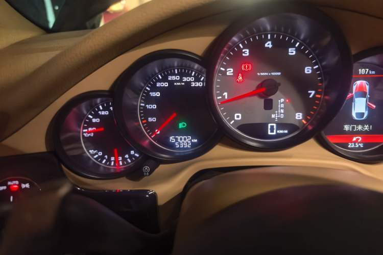Used Porsche Panamera 2014 Panamera S Executive 3.0T Odometer Close Up