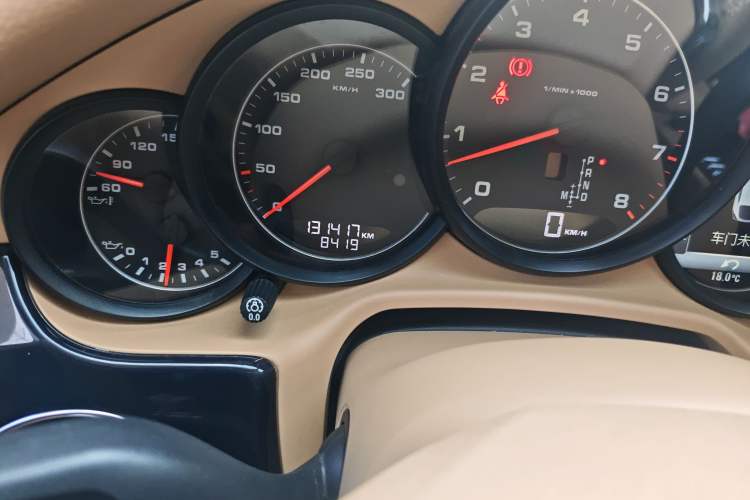 Used Porsche Panamera 2014 Panamera 4 Executive 3.0T Odometer Close Up