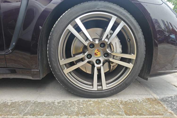Used Porsche Panamera 2014 Panamera 4S Executive 3.0T Right Front Wheel Hub