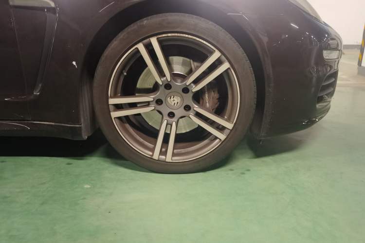 Used Porsche Panamera 2014 Panamera 3.0T Right Front Wheel Hub