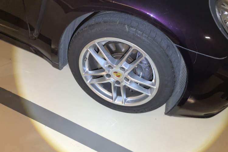 Used Porsche Panamera 2014 Panamera 4 3.0T Right Front Wheel Hub