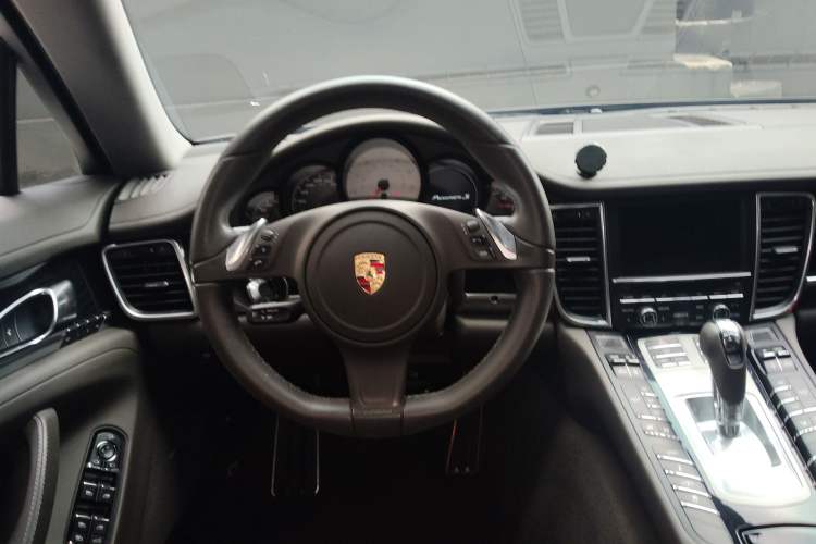 Used Porsche Panamera 2014 Panamera S Executive 3.0T Steering Wheel