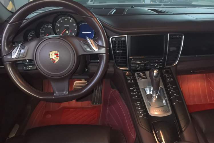 Used Porsche Panamera 2014 Panamera 3.0T Center Console
