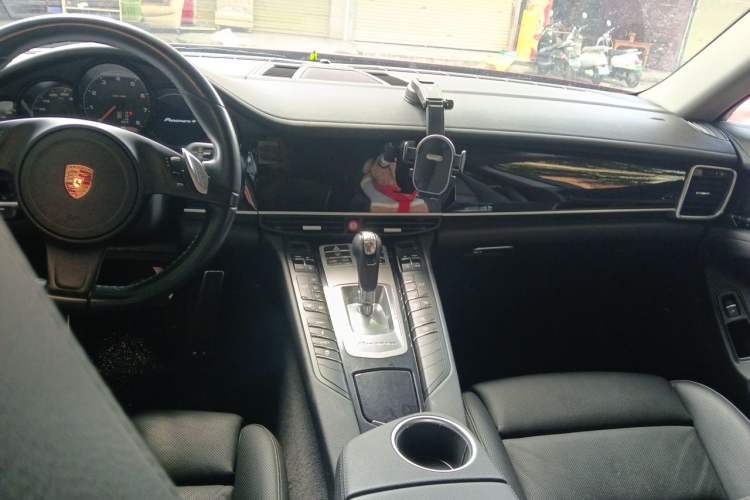Used Porsche Panamera 2014 Panamera 4 Executive 3.0T Center Console