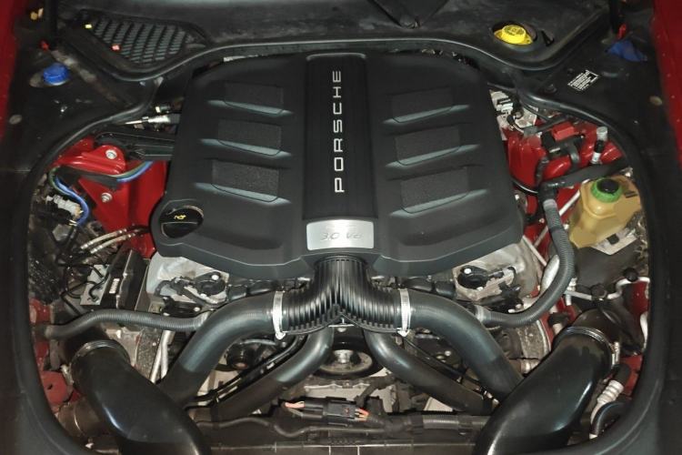 Used Porsche Panamera 2014 Panamera 3.0T Engine Bay