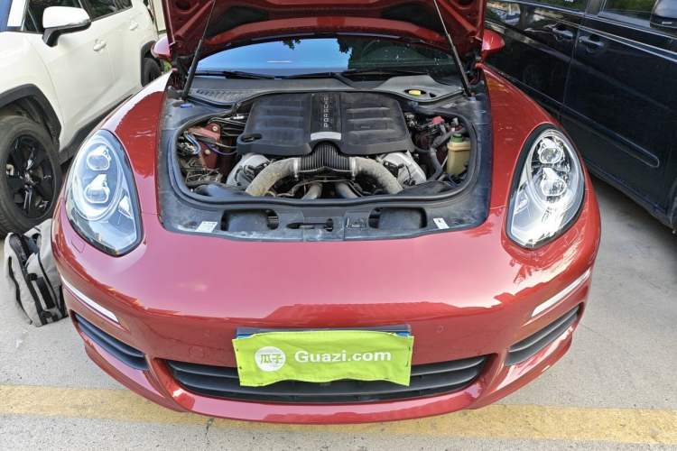 Used Porsche Panamera 2014 Panamera 3.0T Engine Bay