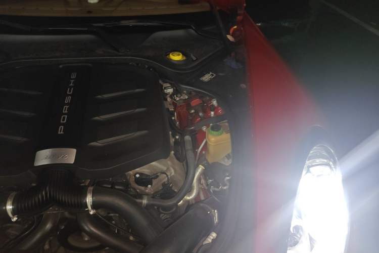 Used Porsche Panamera 2014 Panamera 3.0T Engine Bay Left