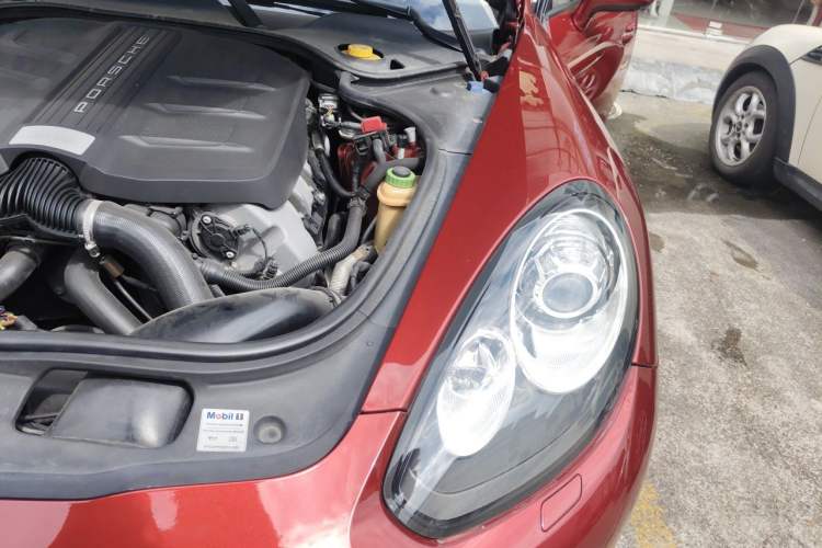 Used Porsche Panamera 2014 Panamera 3.0T Engine Bay Left