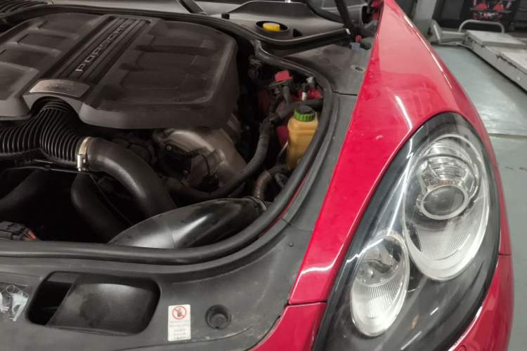 Used Porsche Panamera 2014 Panamera 3.0T Engine Bay Left