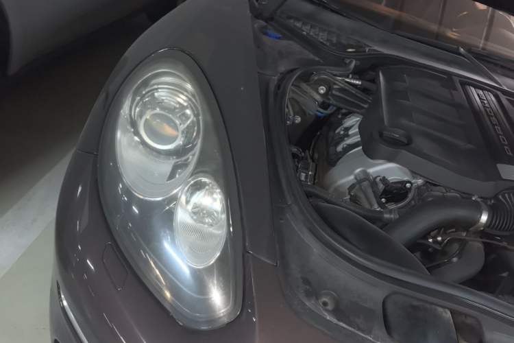 Used Porsche Panamera 2014 Panamera 3.0T Engine Bay Right