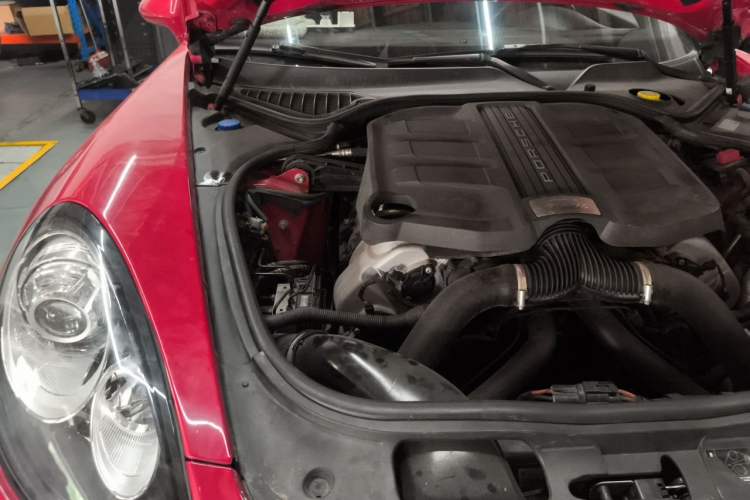 Used Porsche Panamera 2014 Panamera 3.0T Engine Bay Right