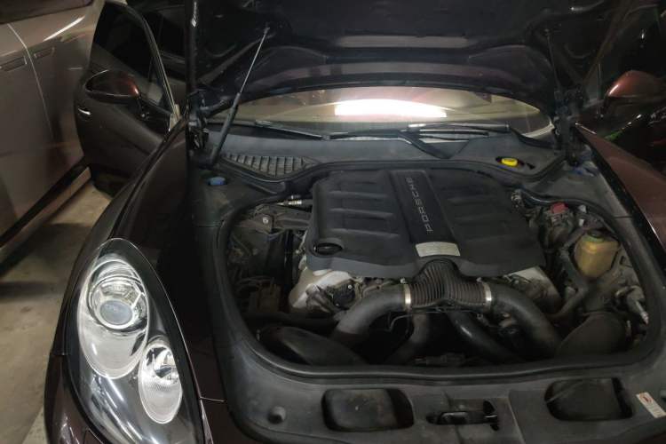 Used Porsche Panamera 2014 Panamera 4 3.0T Engine Bay Right