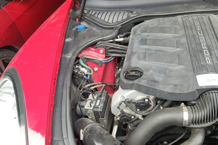 Used Porsche Panamera 2014 Panamera 4 Executive 3.0T Engine Bay Right