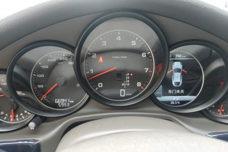 Used Porsche Panamera 2014 Panamera 3.0T Instrument Cluster