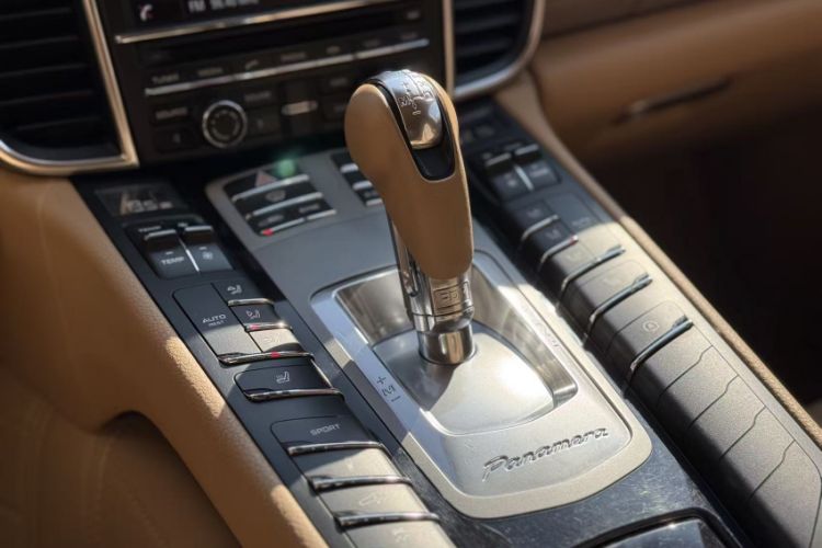 Used Porsche Panamera 2014 Panamera 3.0T Interior 3
