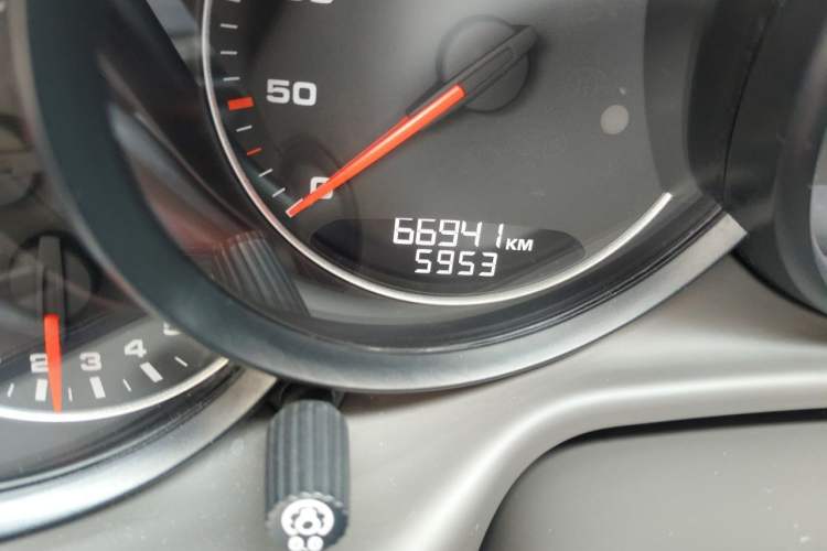 Used Porsche Panamera 2014 Panamera 3.0T Odometer Close Up