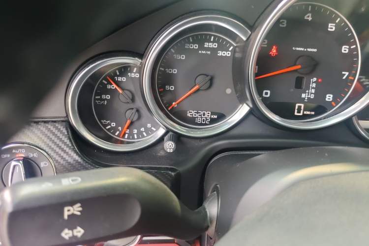 Used Porsche Panamera 2014 Panamera 4 3.0T Odometer Close Up