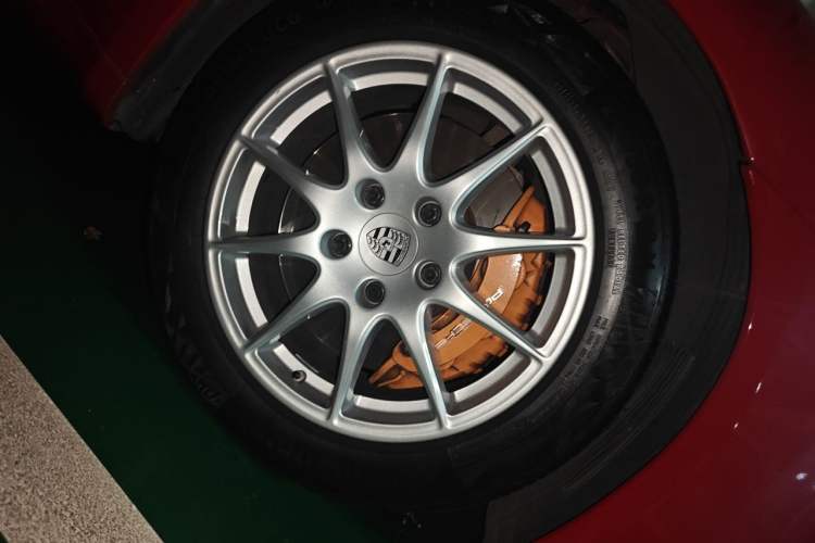 Used Porsche Panamera 2014 Panamera 3.0T Right Front Wheel Hub